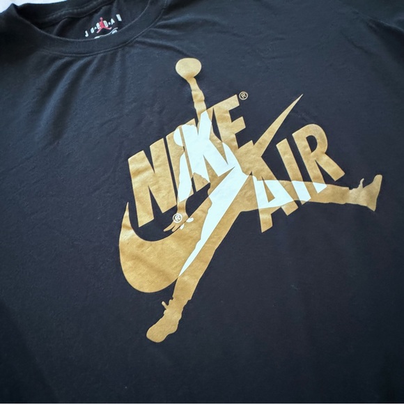NIKE Air Jordan Classic Jumpman Black/Gold Men's Basketball T-Shirt XXL - Picture 3 of 4